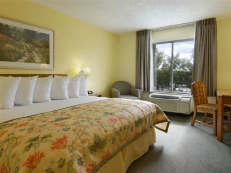 Orlando Inn Near International Drive Williamsburg Zewnętrze zdjęcie