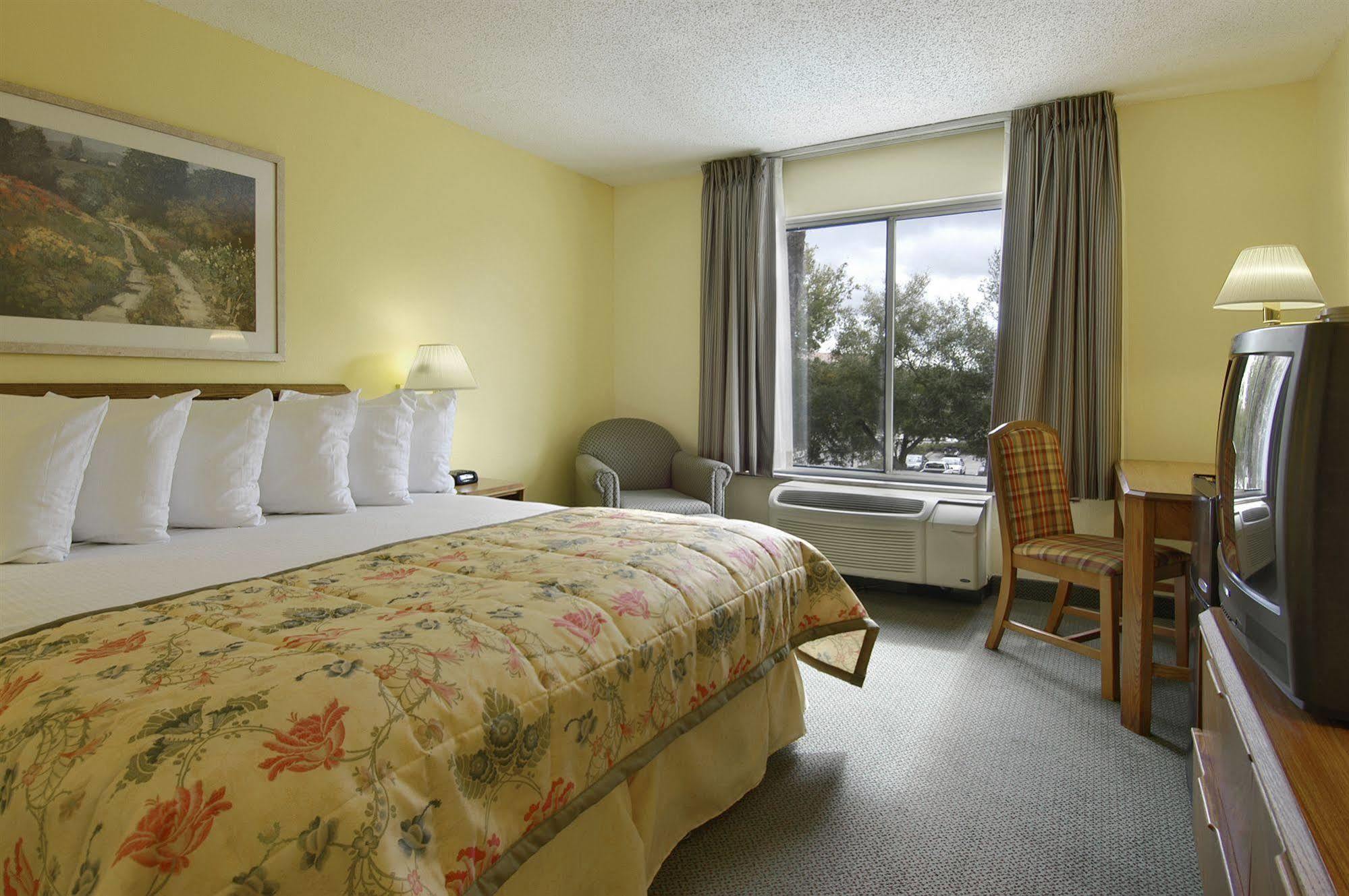 Orlando Inn Near International Drive Williamsburg Zewnętrze zdjęcie