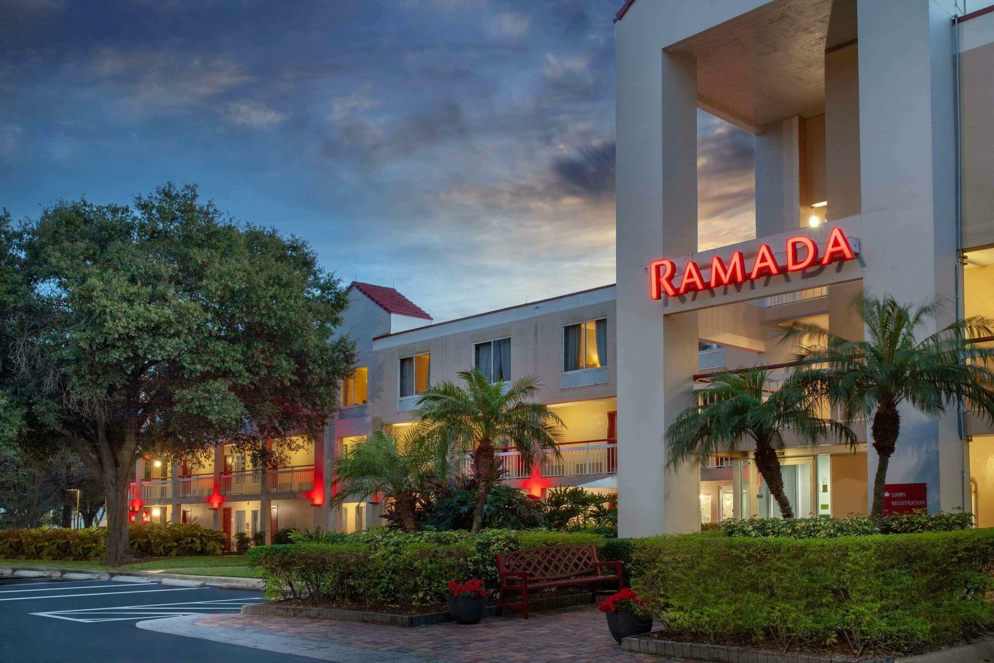 Orlando Inn Near International Drive Williamsburg Zewnętrze zdjęcie